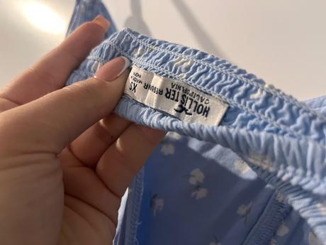 Overál s holym chrbtom, hollister,xs