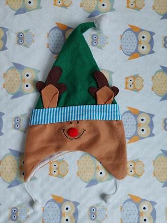 Vianočný sob čiapka s bombuľami univerzálna,