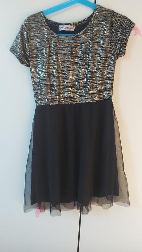 Predám dievčenské šaty veľ.122-128, 122