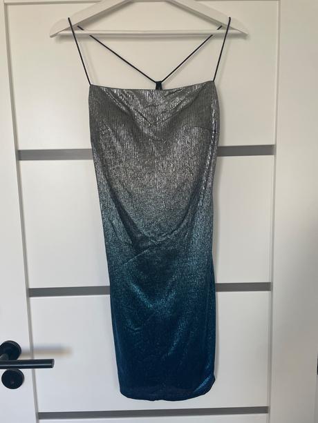 Koktejlové šaty, s