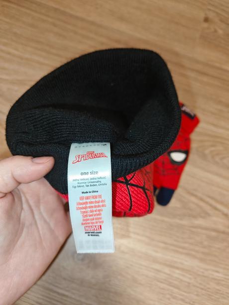 Zimný set spider-man čiapka a rukavice, marvel,110