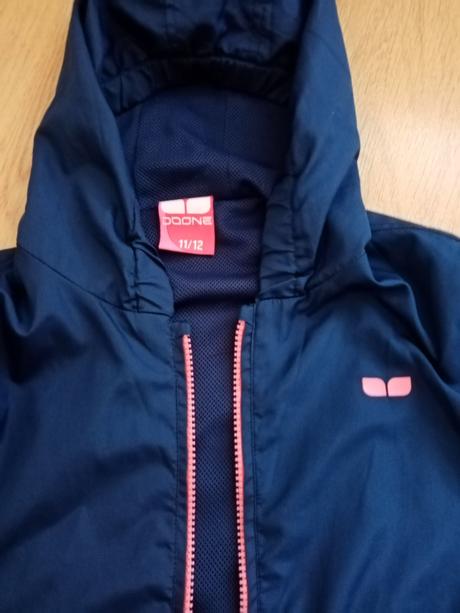 Tenká prechodna vetrovka zn. doone, 152