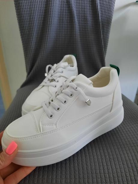 Krásne nové tenisky vn.dl. -22.8- 23cm, 35