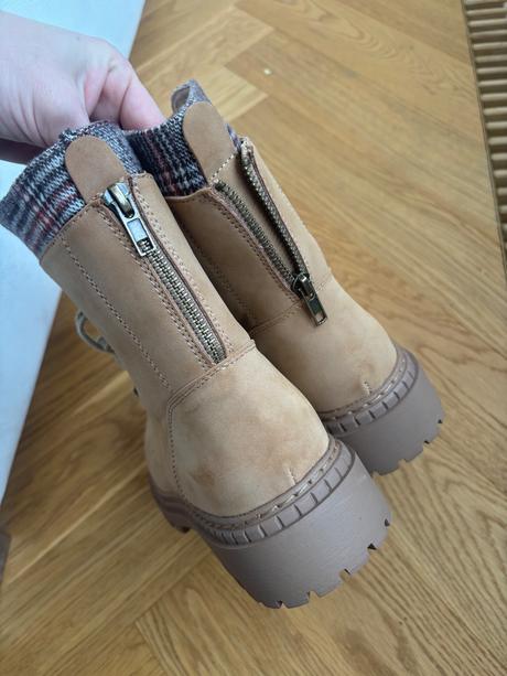 Clara barson v.40, clara barson,40