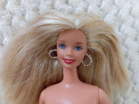 Retro barbie ktorá sa smeje, 