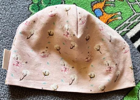 Krasna ciapka kupovana v bublinke top stav, 86