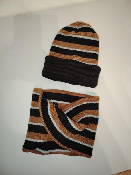 Čiapka a nákrčník zara, zara,152