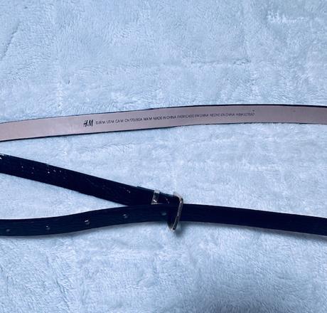 Tenký tmavomodrý lakovaný opasok zn. h&m, h&m