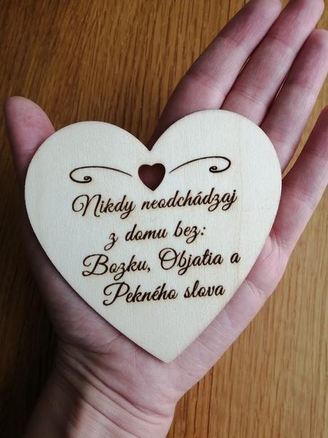 Drevené gravírované srdce magnetka s nápisom 10 cm,