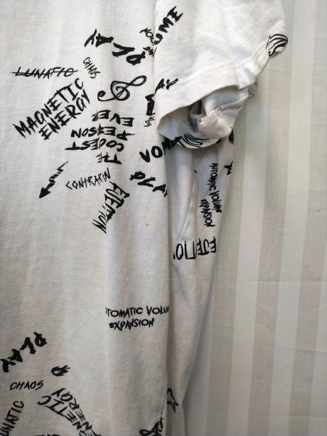 Dámsky biely elastický top s čierny motív a nápisy, xxl