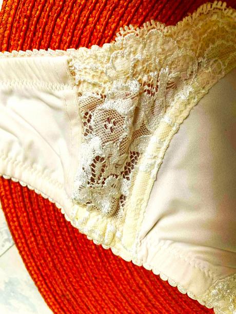 Podprsenka bez výstuže s krajkou, intimissimi,75c