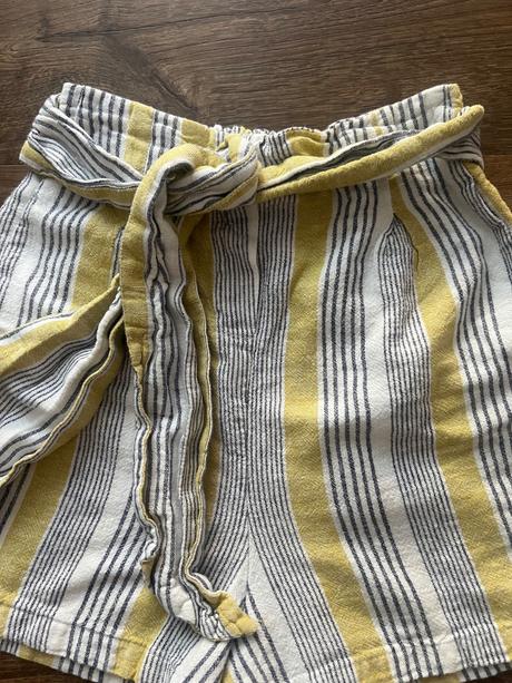 Stradivarius krátke nohavice, stradivarius,s