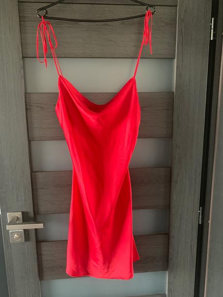 Satenove minišaty, s