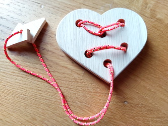 Hlavolam - srdiečko, 