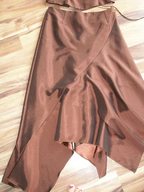 Korzetové šaty, 40