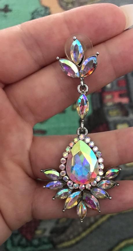 Krásne elegantné farebné naušnice, 