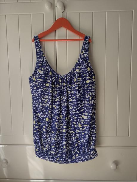 Tehotenské plavky, l