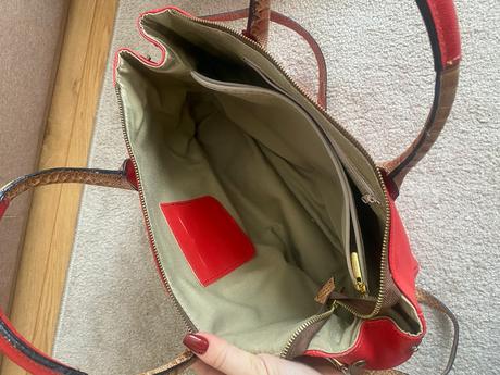 Krásna koženková kabelka, 