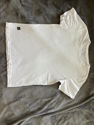 Tricko, reserved,152