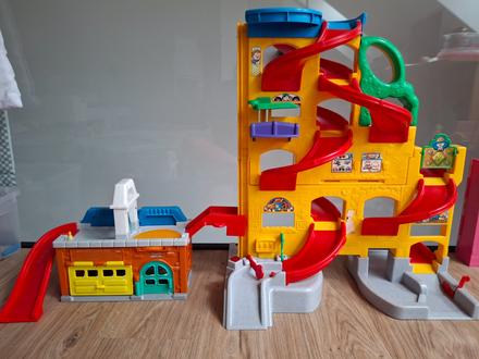 Fisher price garaž, autoumyvarka, draha, 