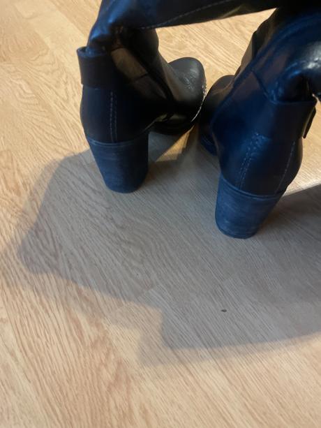 Kožené čižmy, 37