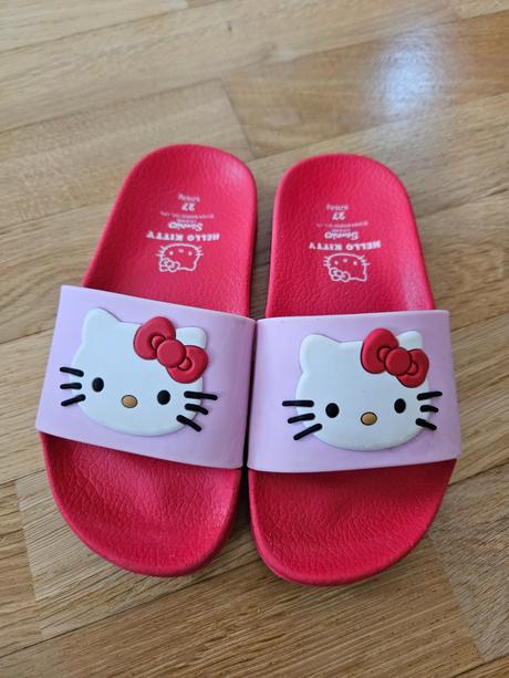 Hello kitty šlapky 27, sinsay,27