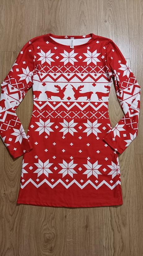 Pekné vianočné šaty, s