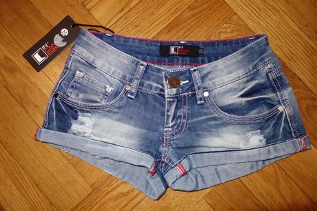 Šortky in camera, 26