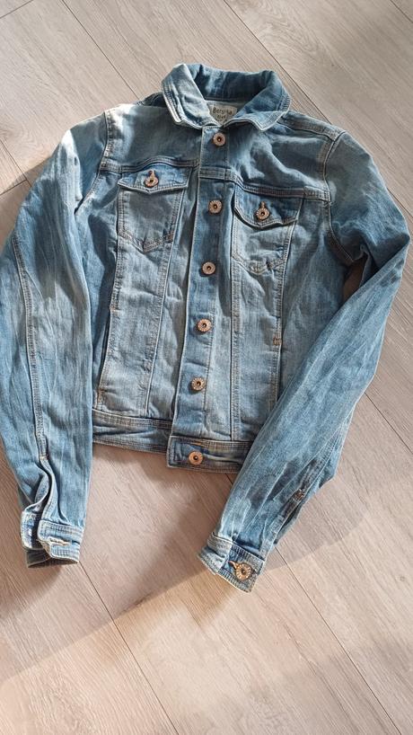 Riflova bunda s, bershka,s