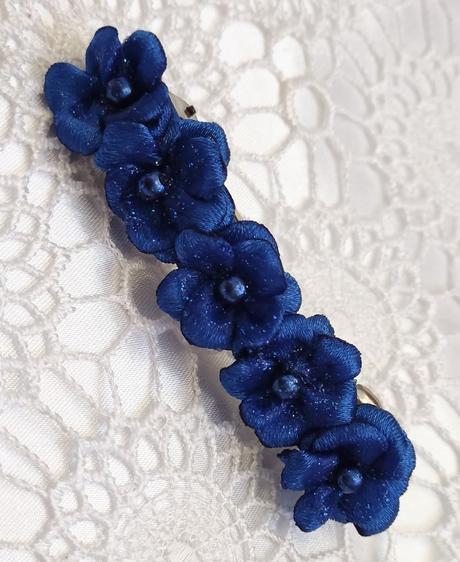 Lúčne kvietky na spone, 