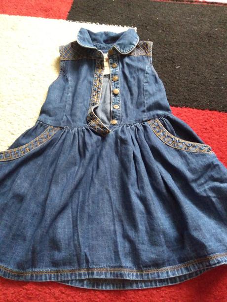 Dievčenské šaty, 116