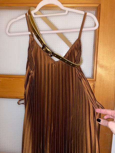 Plysované šaty uni,