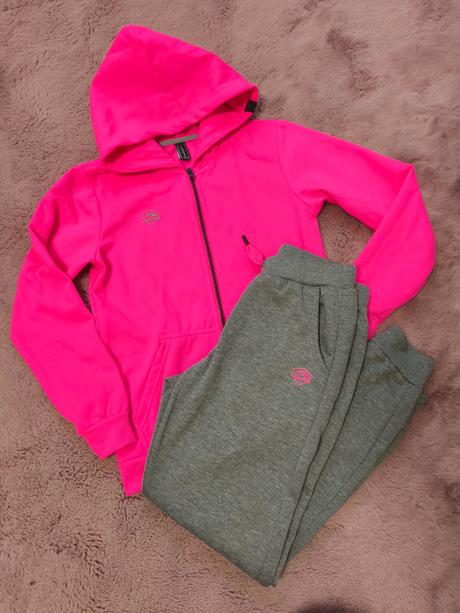 Tepláková súprava, 152