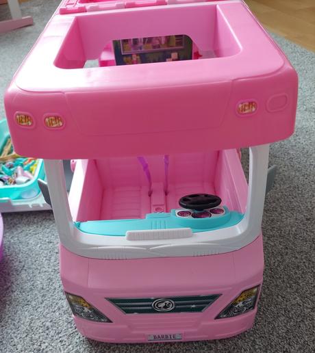 Predám barbie karavan,