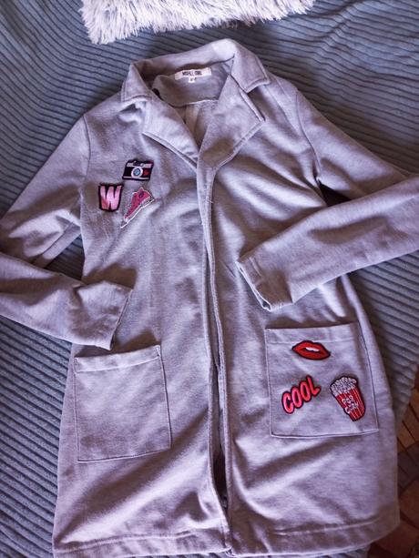 Neprehliadnuteľný coat, m