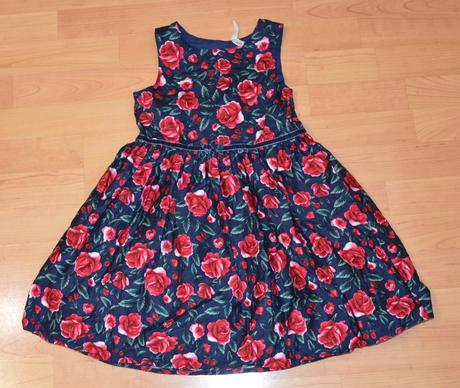 Spolocenske satky so spodnickou, 122