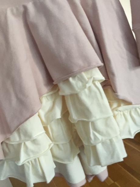 Pohodlne volanikove pudrovoruzove saty lali, 98