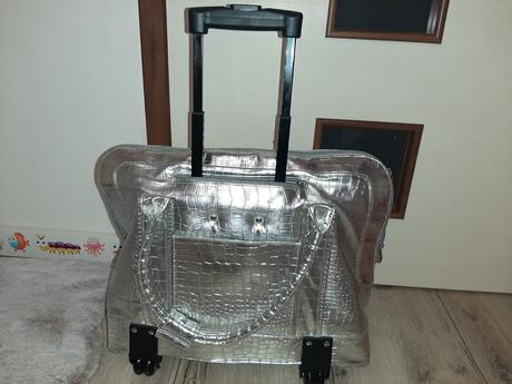 Cestovná taška na kolieskach,