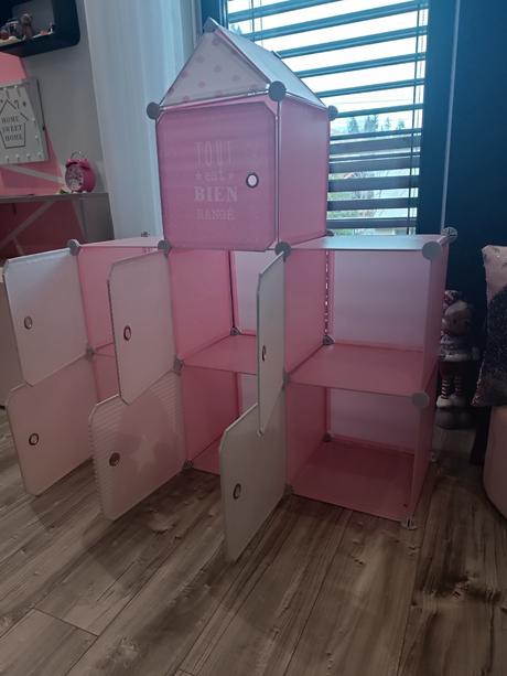 Dievčenská komoda, 