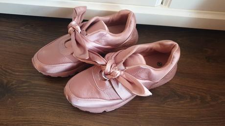 Ružové saténové tenisky, 39