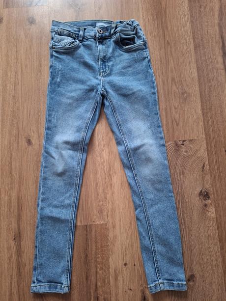 Džínsy, reserved,146