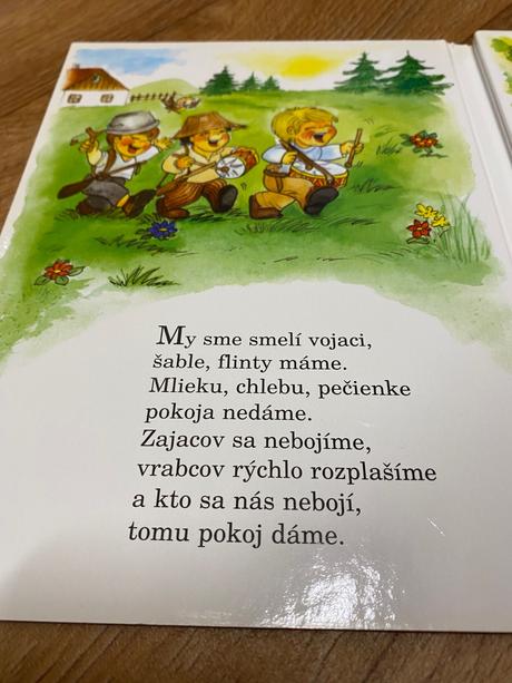 Krásne leporelo kolo kolo mlynské,