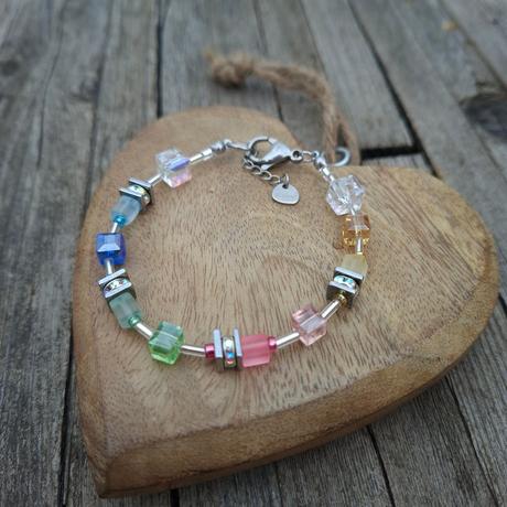 Náramok dúhové ráno-náramok zo sklenených kociek, 