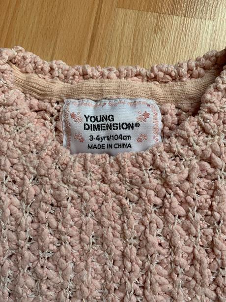 Pekný predĺžený pulover, young dimension,98