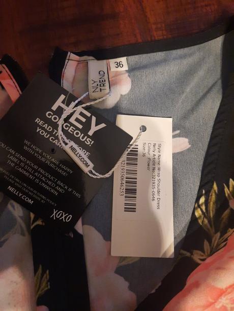 Šaty jemné, elegantné, zavinovacie kvetované, 36