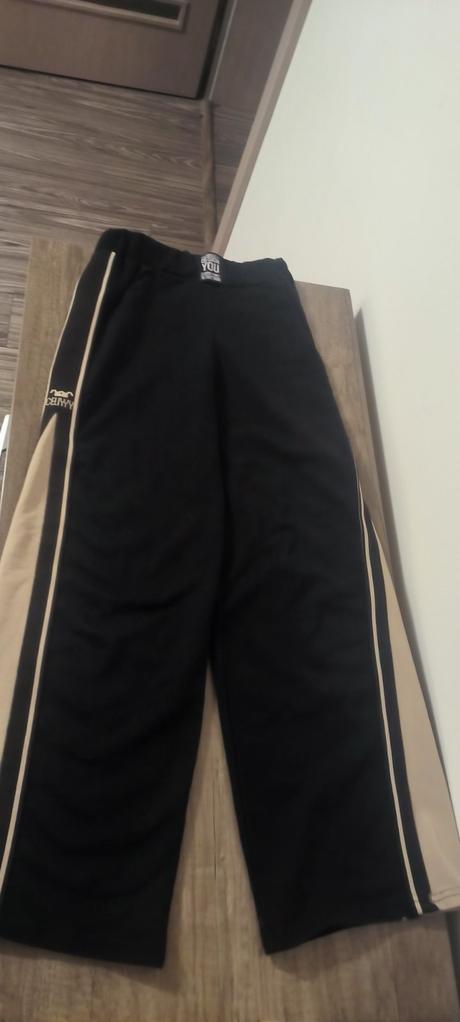 Nohavice z teplákoviny, 152