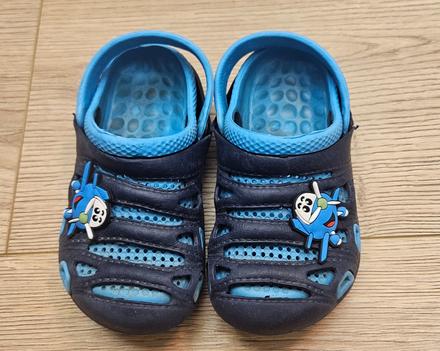 Crocsy, 26
