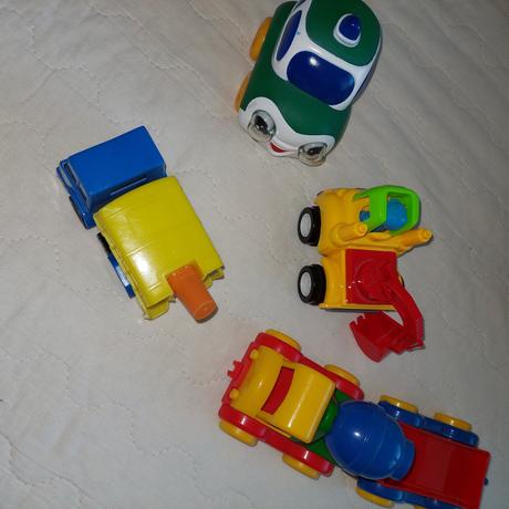 Autá pre najmenších 4 ks + prives, 