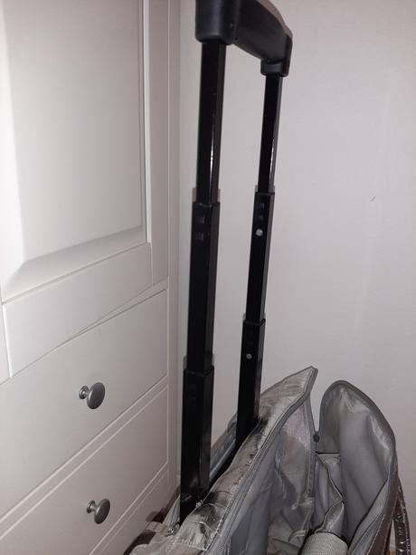 Cestovná taška na kolieskach,