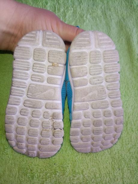 Lahucke letne tenisky, nike,25